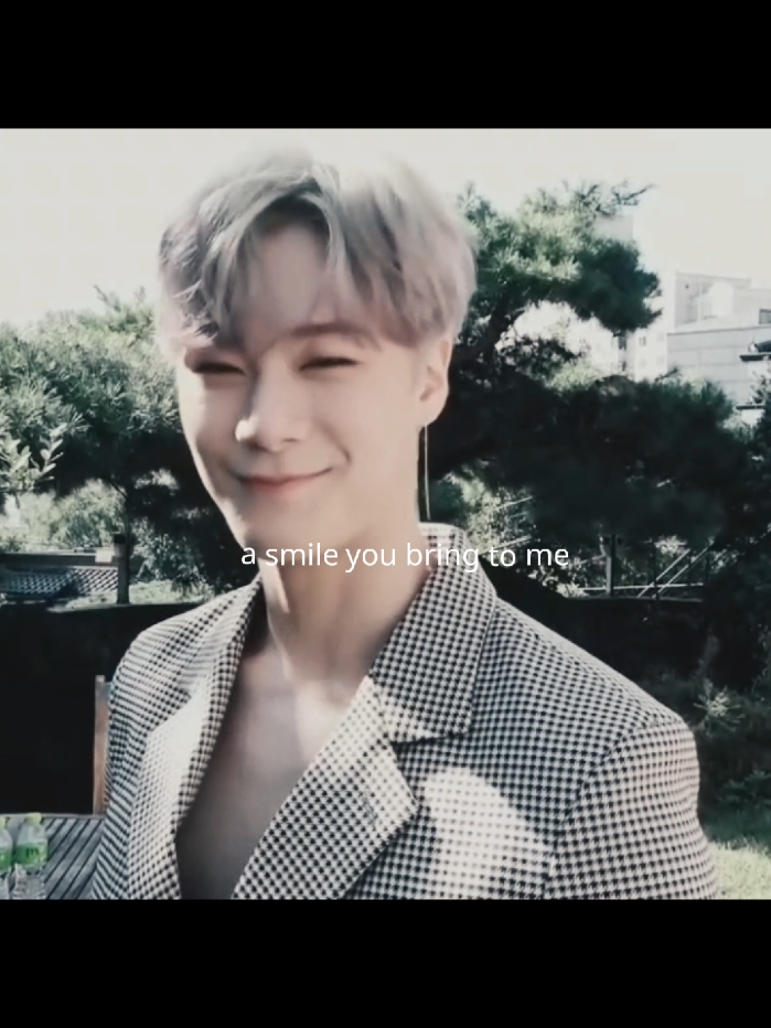 It's just me miserably missing bin, his little eyes and his smile 😭 #moonbin #binnie #astro #아스트로 #aroha #fyp 