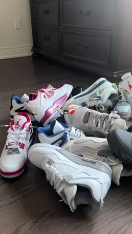 Get shoes @mangomeeeofficial (black friday free shipping) #fyp #sneakers #shoes #jordan4s #blackcats #redthunders #sneakerhead #sneakertok #fashiontok #blowthisup #trending #viral 