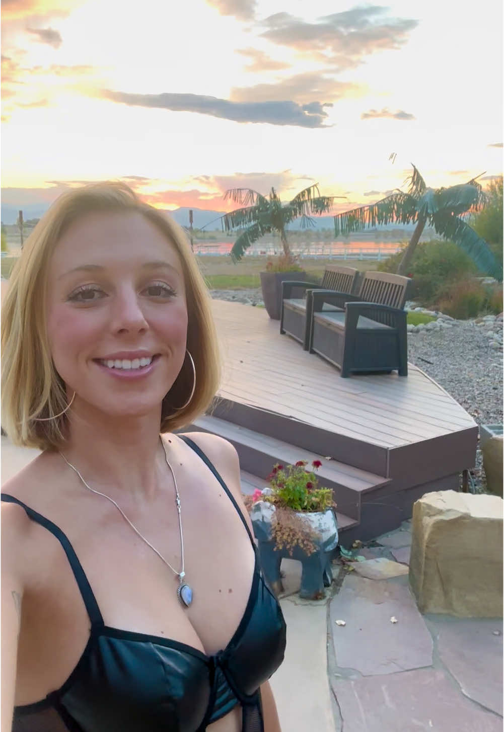 Good looking crowd in this house