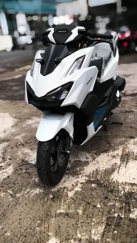 Vario 160 putih