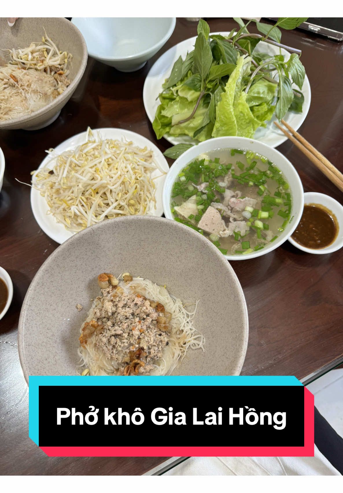 Phở khô Gia Lai Hồng - 22 Nguyễn Văn Trỗi Pleiku  #qmthau #travel #dulich #dulịch #gialai #pleiku #phokhogialai #phởkhôgialai 