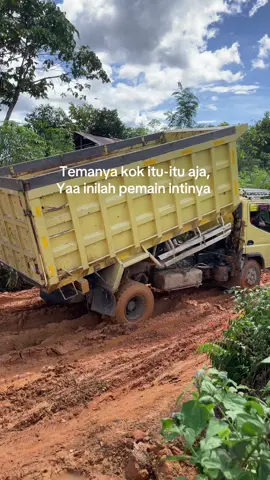 Pemain lumpur#viral #fyp #platktiniboss #trukkalimantan #capcut #bossmuda #fypシ #deriver_muda_punya_cerita 