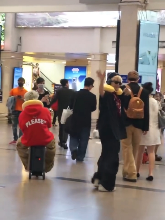 boy phố bốc đầu ngoài đường ❌  boy phố bốc đầu trong sân bay✔️ #RHYDER #CaptainBoy #Duongdomic  #fypシ #xuhuong 