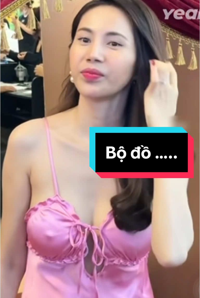 THUỶ TIÊN MẶC ĐỒ NGỦ ĐI HỌP BÁO .  #thuytien #hopbao #dongu #trending #xuhuong #hongtin #bocphot 