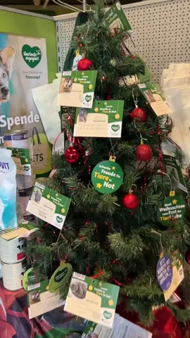 Man muss auch den Tieren etwas gutes tun🤗 #fressnapf #christmas #present #fyp #fyfyfyfy #viral_video #goviral #geschenk #spenden #tiere #weihnachten #weihnachtsgeschenke #merrychristmas 