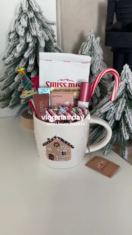 burr basket idea 🧺❄️🧣🌲 — happy vlogmas day 4! #Vlogmas #christmas #burrbasket #hotcocoa #christmastiktok @Summer Fridays @Rare Beauty @Drunk Elephant @Too Faced 