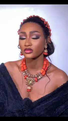 Over here, we keep it clean always!🥰 Mua @dynamic__glam #capcut_edit #trendingvideo #makeuptransformation #transitionsounds #makeupartistinowerri #goviralgo 