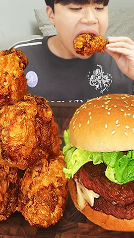 Youtube➡GONGSAM TABLE 이공삼 #foryou #foryoupage #foru #fyp #foryourpage #ASMR #먹방 #푸드 #틱톡푸드 #mukbang #mukbangkorean #cookingasmr #cooking #cook #chicken #Burger #CheeseBall #Frenchfries #salad #맘스터치 #치킨 #햄버거 #치킨버거 #치킨너겟 #치즈볼 #감자튀김 #코울슬로