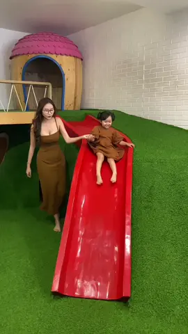 Rekomendasi Family Resto yg ada di Denpasar, @warungimemesutoyo ! Tempatnya enak banget ada indoor playground, harga makanan start 15k, terus bisa juga di booking untuk acara spesial kamu! _ _ _ _ _ _ _ _ _ _ warungimemesutoyo Jl. Sutoyo No. 2 Gemeh Dps BUKA SETIAP HARI 09.30 - 22.00 𝗣𝗮𝗿𝗸𝗶𝗿 𝗺𝗼𝗯𝗶𝗹 𝗪𝗮𝗿𝘂𝗻𝗴 𝗜𝗺𝗲𝗺𝗲 𝗦𝘂𝘁𝗼𝘆𝗼 𝗯𝗶𝘀𝗮 𝗱𝗶 𝘀𝗲𝗯𝗲𝗿𝗮𝗻𝗴 𝗷𝗮𝗹𝗮𝗻 (𝗱𝗲𝗽𝗮𝗻 𝗞𝗹𝗼𝗽𝗽) 𝗮𝘁𝗮𝘂 𝗱𝗶 𝗱𝗲𝗽𝗮𝗻 𝗯𝗮𝗻𝗸 𝗠𝗮𝗻𝗱𝗶𝗿𝗶. #warungimeme #localrestaurant #localfood #kulinerdenpasar #kulinerbali #playground #familyresto 