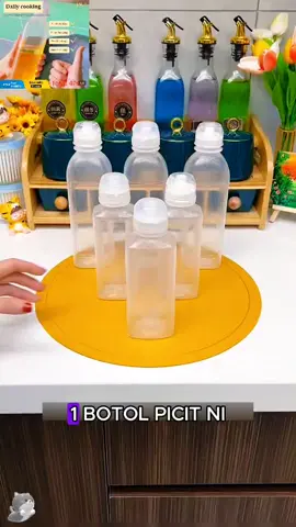 Boleh isi minyak, sos, susu pekat, kicap, budu dan macam macam lagilah! #botol #botolviral #botolpicit #botolplastik #botolmurah #kitchentools #kitchen 