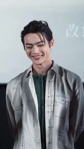 ยิ้มนี้แรงมากกก 🙈😍#สวีข่าย  @ᗩᗰIKᗩ ◡‿◡❀  @ᗩᗰIKᗩ ◡‿◡❀  @ᗩᗰIKᗩ ◡‿◡❀  #许凯 #xukai #许凯soso #สวีข่ายxukai许凯 #alaso #ดาราจีน 