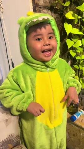 Con khủng lông này hơi lạ 🤣