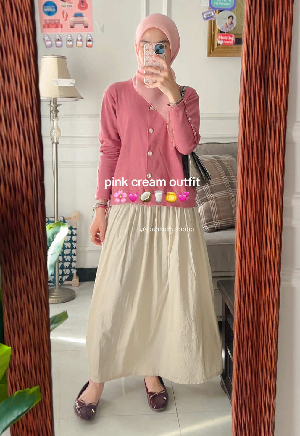 hijab : b!o no 54 cardi : b!o no 94 skirt : b!o no 142 flatshoes maroon : b!o no 136 #outfitinspo #OOTD #fitcheck #megaguncang1212 