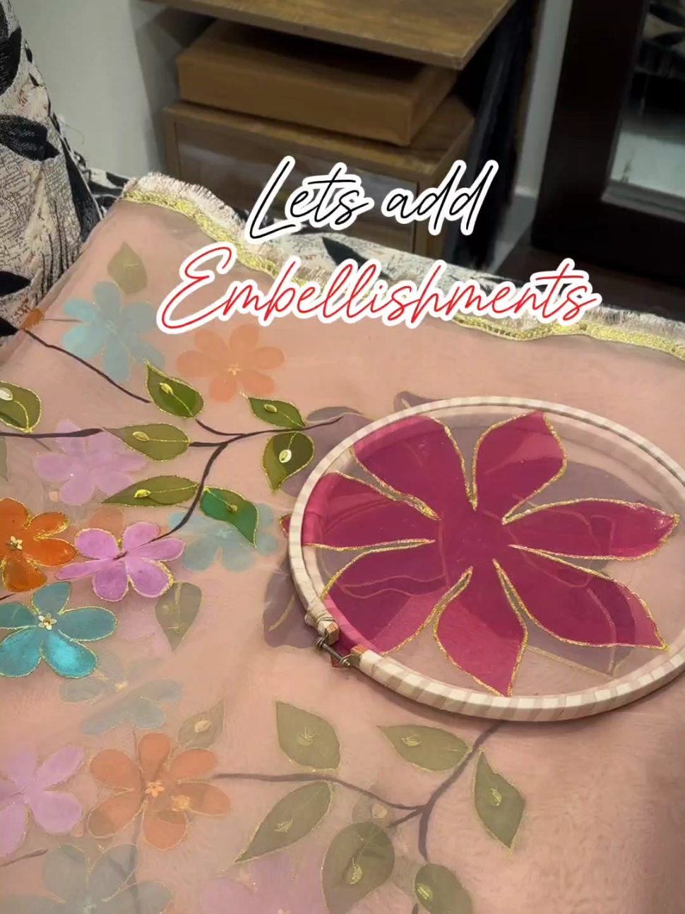 Handpainted Dupatta  #handpainted #fabricpainting #handmadewithlove #fashion2024 #trendingfashion #viralvideos #fypviral #foryoupage❤️❤️ #follow #unfreezemyacount 