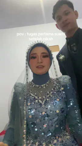 tugas pertama suami setelah menikah hihi✌🏻🥰 #trendnikah #nikah @fyyrs 
