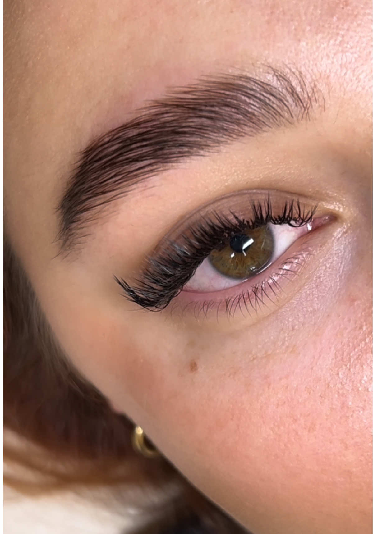 Wet look lashes 🌹 #lashes #lashesextension #lashmaker #lashartist #viral #viralpost #fyp #fy #lashextensions #lashextension #fypシ #lashesonfleek #photooftheday #viral #instagram #tiktok #beauty #makeup #artist #benefitbrows 