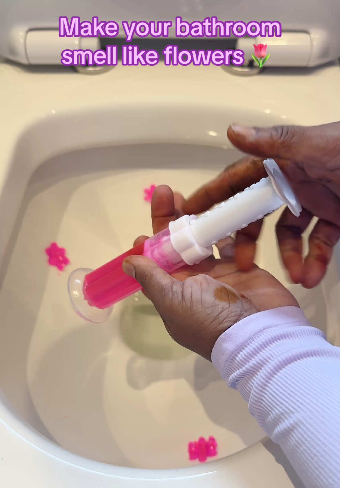 The Toilet Cleaning Gel Stamp effectively cleans stains, eliminates odors, enhances air quality, and provides long-lasting floral fragrances for a fresh and inviting bathroom. #TikTokMadeMeBuyIt #GiftIdeas #gelstamp #gelstampfortoilet #toiletgelstamp #freshtoilet #floralscent 