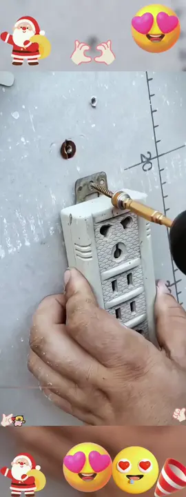 When mounting items on drywall, regular expansion plugs often fail when pulled. Instead, you can use a self-drilling screw set. No need to drill holes; just drive the screws directly in to secure the item. They provide aLAR very strong hold. There's currently a free shipping offer, so take advantage of it #expansionscrews#tiktokshopblackfriday #tiktokshopcybermonday #spotlightfinds