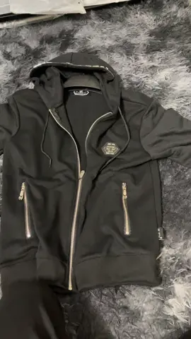 Philip đen mũ đính chữ 3xx#áophilippplein #xu_huong 