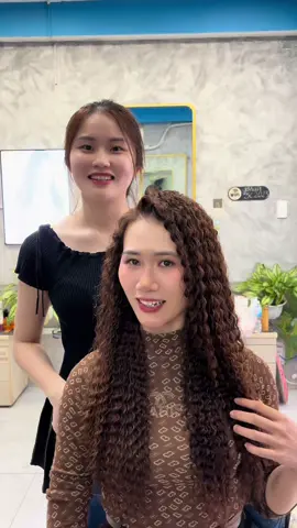 Uốn lần thứ 2 cho chị khách iu ghé lại #gohairsalon #tocxumi #salontocquan7 #xoanxumi #tocdep 
