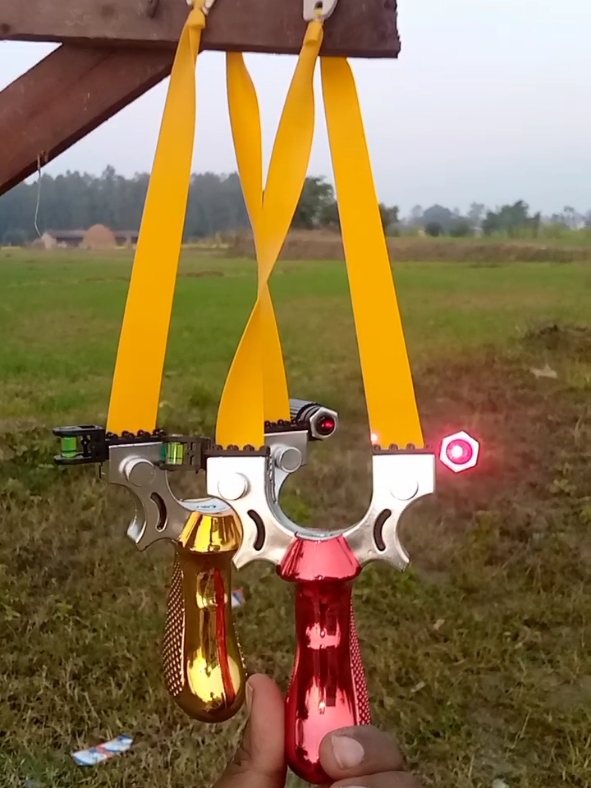 Day and night hunting  Lazer light slingshot #Bikramsinghslingshot #slingshotrifle #lazergulali #nepalislingshot #lazergulali #slingshot #gulali 