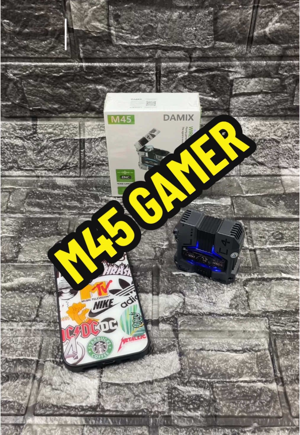 🔥 Modelo: M45 🔥 · Compatible con Bluetooth: V5.3. · Distancia de transmisión: unos 10 metros. · Interfaz de carga: USB C. · Método de Control: Táctil - Touch. · Versión de reducción de ruido: CVC8.0. · Función: Resistente al agua, micrófono, pantalla LED. · Longitud del cable: Inalámbrico. · Estándar impermeable: IPX-5. 🔈 AUDIFONOS GAMER TWS BLUETOOTH M45 CON POWERBANK PLATEADO 🔈 ¡Experimenta los sonidos en tus juegos y música favorita como nunca antes con los Audífonos Gamer M45! Sumérgete en un audio excepcional y olvídate de los cables mientras disfrutas de una carga que te acompaña en todo momento. Los Auriculares Gamer M45 cuentan con conectividad Bluetooth v5.3, el cual ayuda a reducir el consumo de energía permitiéndote jugar por hasta casi 6 horas seguidas sin tener que cargar tus audífonos y reducir a cero los niveles de latencia.  Estos audífonos inalámbricos M45 cuentan con la mejor calidad de construcción con botones táctiles para controlar funciones como atender llamadas, cambio de música y volumen; resistencia IPX5 contra salpicaduras de agua, sudor y partículas de polvo: y reducción de ruido inteligente además de cancelación pasiva de ruido externo. La comodidad también es una prioridad con los audífonos M45 Gamer. Con su diseño ergonómico y almohadillas suaves, podrás disfrutar de largas horas de juego sin sentir molestias. #importadora #lima #peru🇵🇪 #tecnologia #calidad #artec #mayor #promociones #vira 