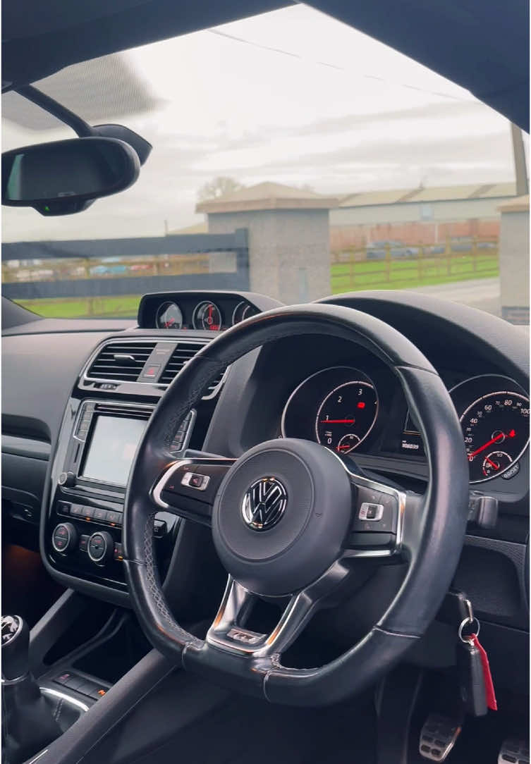 Hard to find a better looking car 🤔 check out our website for the full details on this amazing car https://www.usedcarsni.com/2017-Volkswagen-Scirocco-2-0-TDi-BlueMotion-Tech-R-Line-3dr-355152437 #volkswagen #scirocco #carsales 