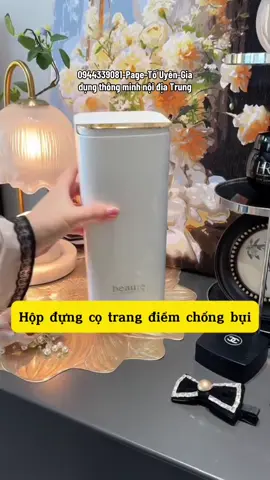 Hộp đựng cọ trang điểm chống bụi để bàn trang điểm cực kì sang trọng- tiện lợi- gọn gàng- mà lại còn chống bám bụi vào cọ, đặt trên bàn trang điểm rất là sang- mang đi xa cũng tiện xách nguyên hộp bỏ vào vali , đẹp ghê