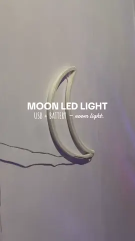 Look how this moon led light elevates my room, its soo pretty! 🌙✨💡 #neonlight #ledlights #lights #moonledlight #moonlight #led #neonlights #roomdecors #roomlights #fyp 