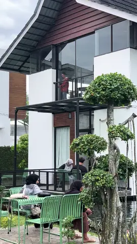 Jangan pergi- pergi terus, sesekali pulang kerumah #pulangkerumah #rumahflamboyan 