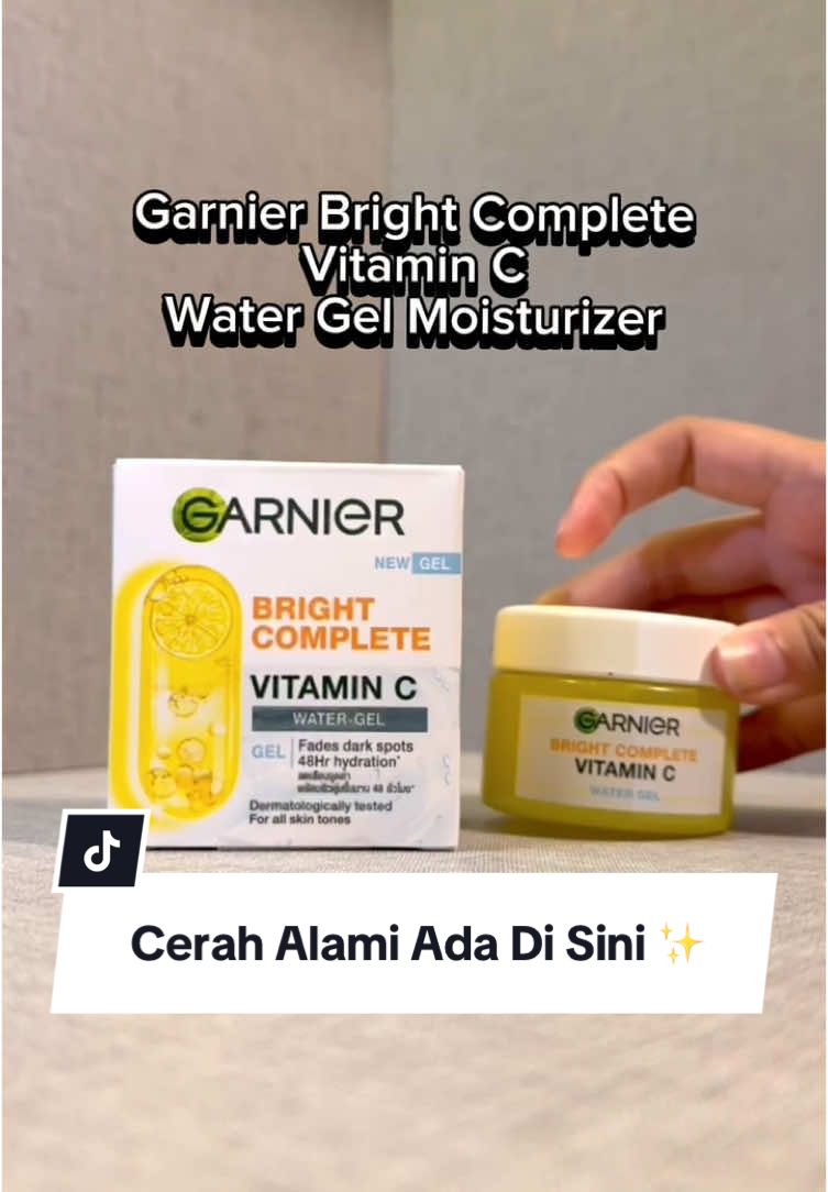 1x SWIPE bisa cerah & lembap? 💛 YES! Buktiin kesegaran Bright Complete #Moisturizer Water Gel di #keranjangkuning #GarnierIndonesia 🥰 #Skincare #SkincareTips #SkincareSteps #Brightening #MoisturizerViral #Desember #KerationHairDay 
