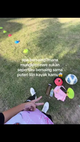 aduhh kalahh saingg🙇‍♀️#tutorfypdong #4upage #bersaing? #xyzbca #batch12nakfyp #likearhhsikit #trend 