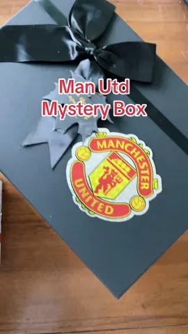 Packing Manchester United Mystery Box to Sweden #manchesterunited #manutd #manutdfans #manchesterunitedfans #manchester #fyp 