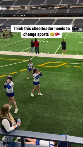 Mid-game boxing practice 😤 (Mia_mighty_pinney/IG) #boxing #boxer #cheerleader 
