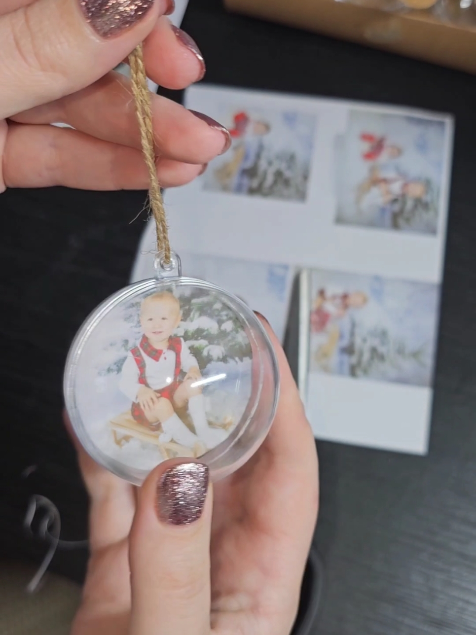 How to make personalised Christmas photos baubles at home. These are very easy, and quick to make and look fab on the Christmas tree. Great little craft to do. #personalisedbaubles #photobauble #diybaubles #christmascrafts #craft #tutorial #crafttutorial #christmasideas #christmastreeornaments #christmastreedecoration #personalised #personalisedgifts #easycrafts #easycraftsidea #christmas 