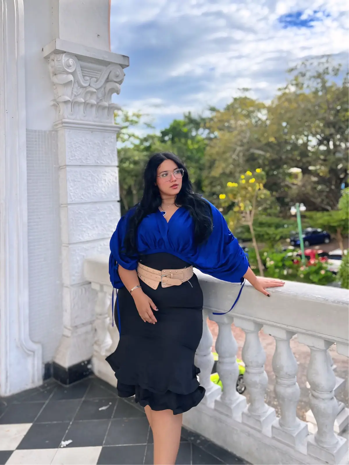 El cielo resplandese a mi alrededor 💙✨ #rock #curvygirlsrock #laurabranigan #80shairstyle #80shairtutorial #80s #rockmusic #rockgirl #80ssong #fyp #80saesthetic #hair #80sgirl #elsalvador #balada #baladas 