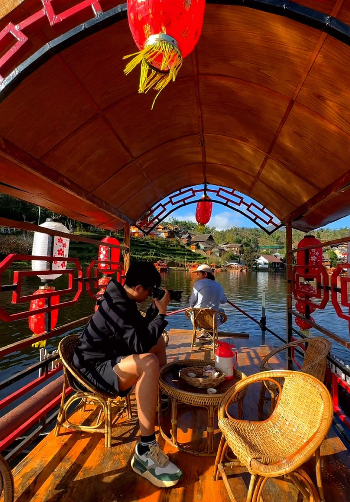 Ban Rak Thai, Mae Hong Son Province. One of the most beautiful village located in Northern Thailand. #banrakthai #village #thailand #maehongson #boat #Vlog #travel #amazing #beautiful #chinese 