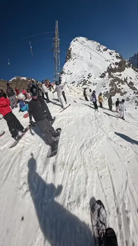 Would you drop in?🤯🤯 #dropin #snowboarding #pov #winter #snow #fyp #wow #wouldyou #skiing #ski #backflip 