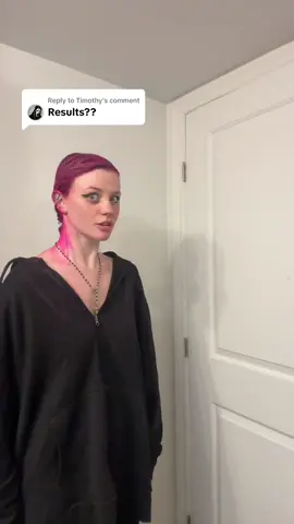 Replying to @Timothy hair dye results at the end ee!! #pinkhair 