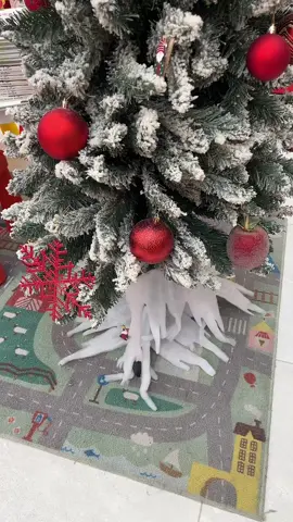 Christmas time ! #christmas #natale #merrychristmas #buonnatale #natale2024 #mondadori #vicolungothestyleoutlets #itstime