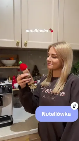 A za tydzień przepis na kinderówkę! 🍫  Likier o smaku Nutelli:  - 300 ml mleka  - 300 ml śmietany 36%  - 300 gram nutelli  - 300 ml wywaru z ziemniaka (wódka)  #likier #przepisnalikier #przepis #gotowanie #przepisświąteczny #świątecznyprzepis #gotowanie 