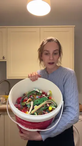 I cannot wait to make up the little bags 😭😭 (15% off the whole site with code: grackle tysm @sweet mouthful mixes ) (was gifted) 