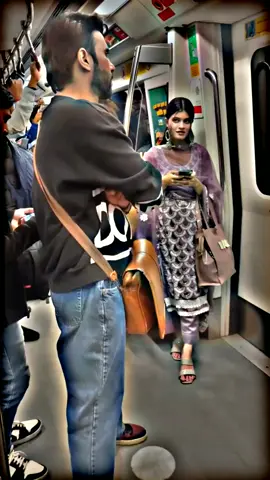 She was very cute🤭#foryou #smile #❤ #foryoupage #fyp #viral #🌹 #viralvideo #viraltiktok #tiktok #Love #lovestory #lovestory #trending #song #💔 #india #پشتو 