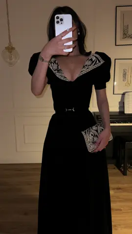 فستان اسود فخم  #dress #فستان #فساتين 