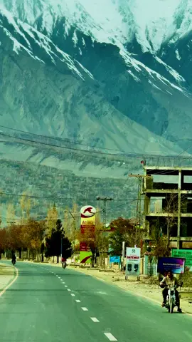 Challain ??? 🙃😍 Weekly Trips ki Details ky lia Insta Ya Whatsaap Pay Rabta Kijyay. Group our Families ky Lia Special offer 4 Seats Book karain 1 Seats Mukammal Free. 8 Din 7 Din 5 Din Hunza Skardu Ky Trips Har Friday Lahore sy Departure Karta ha. #gbtourism #gbtourismclub #gbtc #jumailkhokhar #pakistan #foryoupage #foryoupage #foryou #foryoupageofficiall #skarduvalley #hunza_valley #swat #kashmir #tourism #hazaramotorway #viralvideo #viralclip #all #nature #vehical #sajidsadpara #mountains #skardu #viralreels