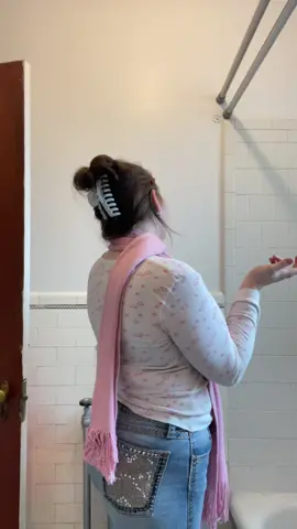 ur alright but im here darling to enjoy the party