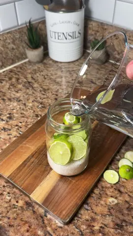 The candle hack that lasts forever – you’ll never buy one again! #lifehacks #homehacks #candlemaking