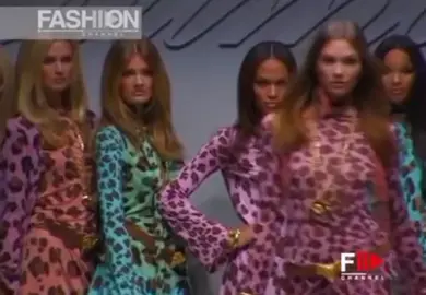 Blumarine Spring 2011#blumarine #fashion #10s #Runway #fyp #foryou 