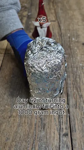 Day 62 of turning aluminum foil into a 1000 gram solid block 🔨 #aluminum #hammer #compression 