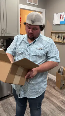 Embarassing my husband 😂 #marriagehumor #couplecomedy 